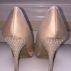 Gold satin pumps with crystal heel size 7